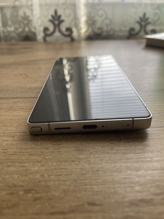 Подам SAMSUNG S25 ULTRA (Є чек про покупку) на гарантії