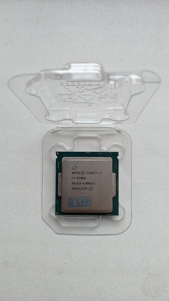 Процесор Intel i7-6700K 4.0GHz/8MB/8GT/s