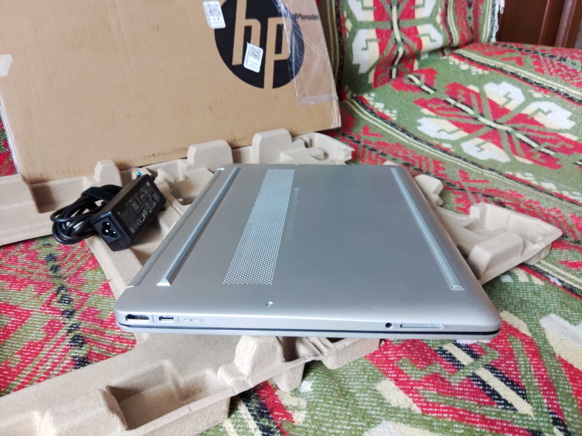 Ноутбук HP 15-EF1013DX. 16ГБ ОЗУ