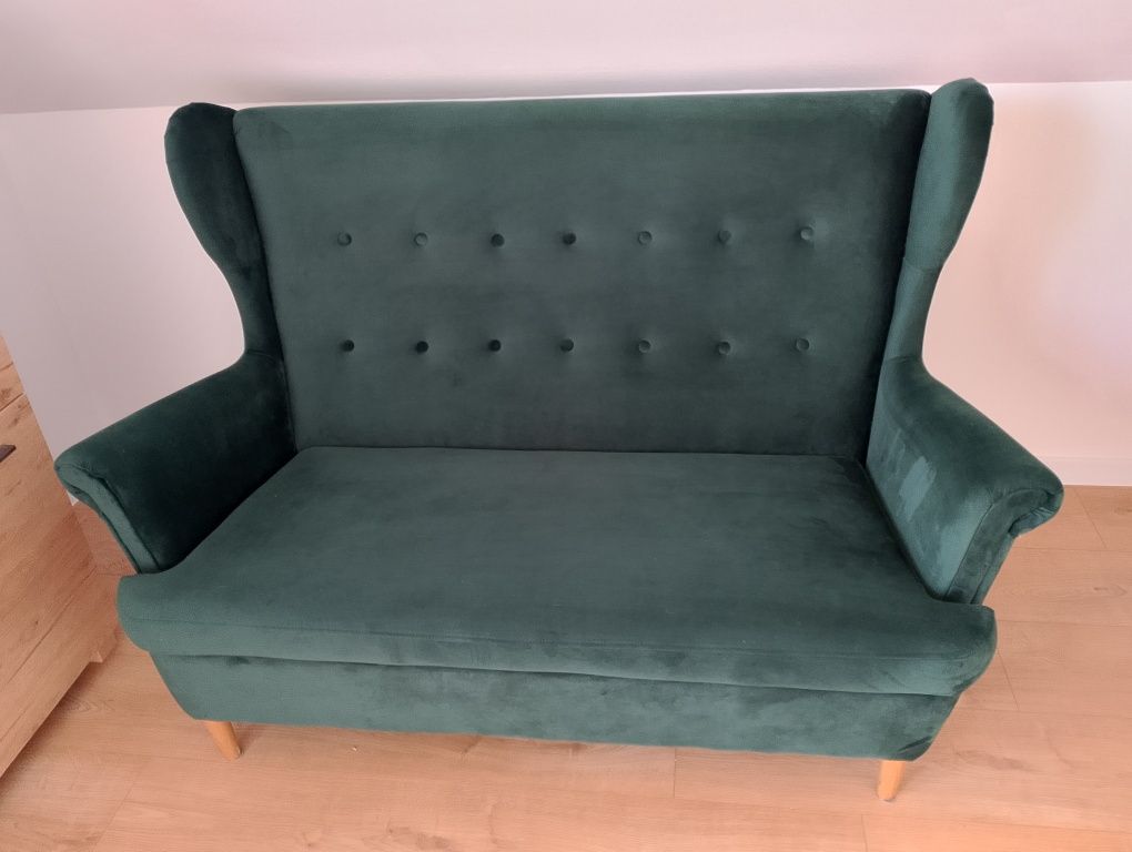 Sofa dwuosobowa jak nowa.