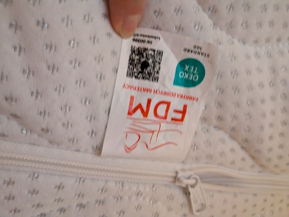 Materac z pokrowcem 160x200cm fdm