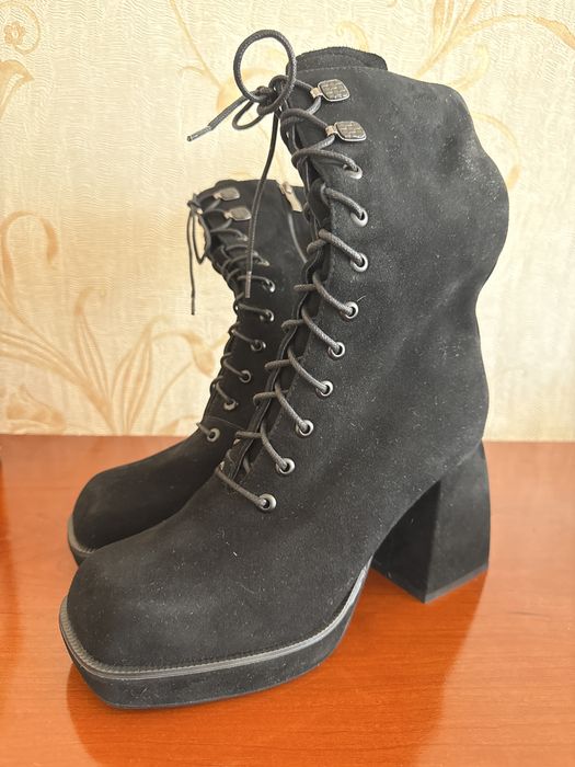 демісезонні замшеві черевики