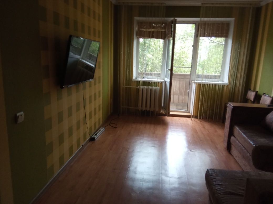 Сдам 2-комнатную квартиру, пл. Освобождения, Кривой Рог, долгосрочно
