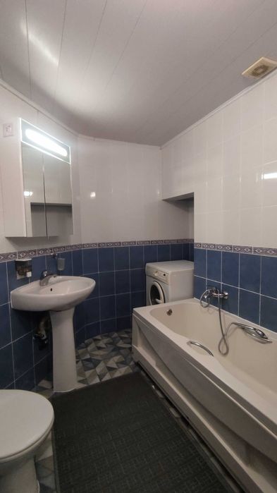 Сдам до травня. Від ріелтора. 2 кімнатна, Осипова/Троїцька.