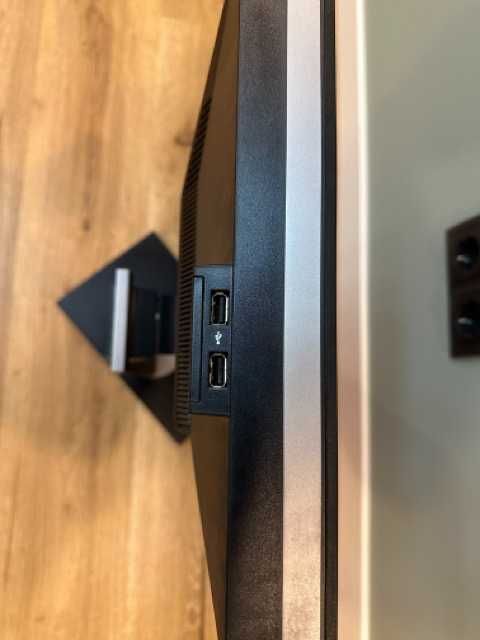 Продам монітор DELL 2209WAf