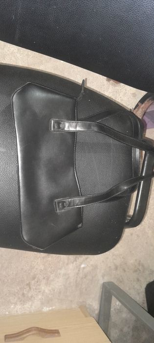 Malas, roupas e outros artigos