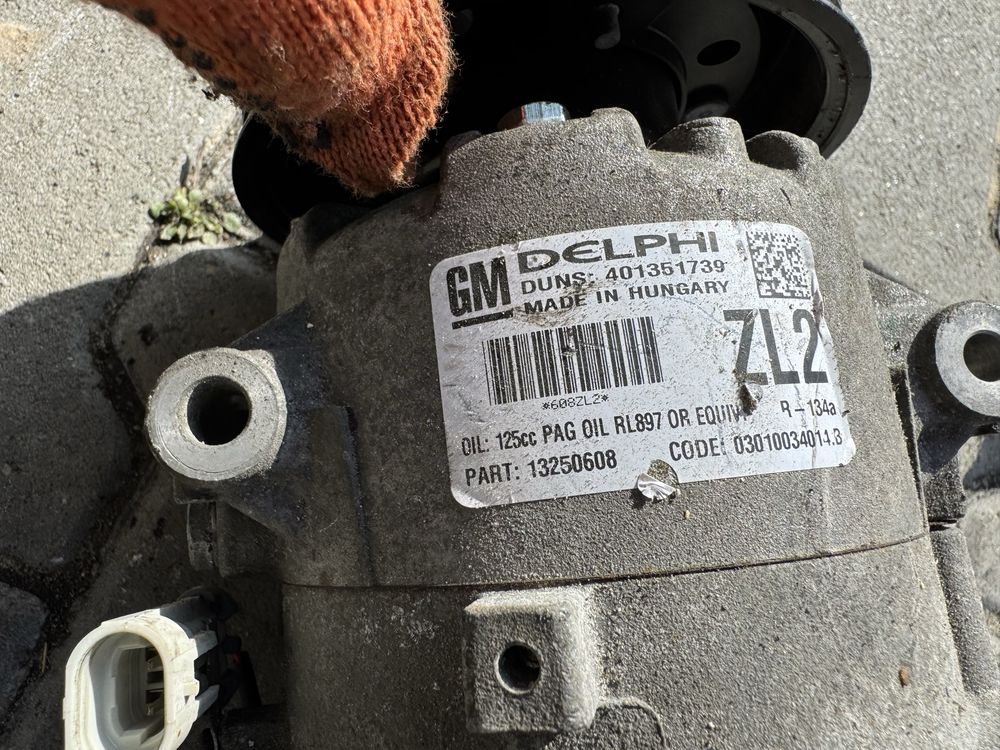 Компрессор кондиціонера Opel astra j meriva 1. 4t 13250608 zl2 астра