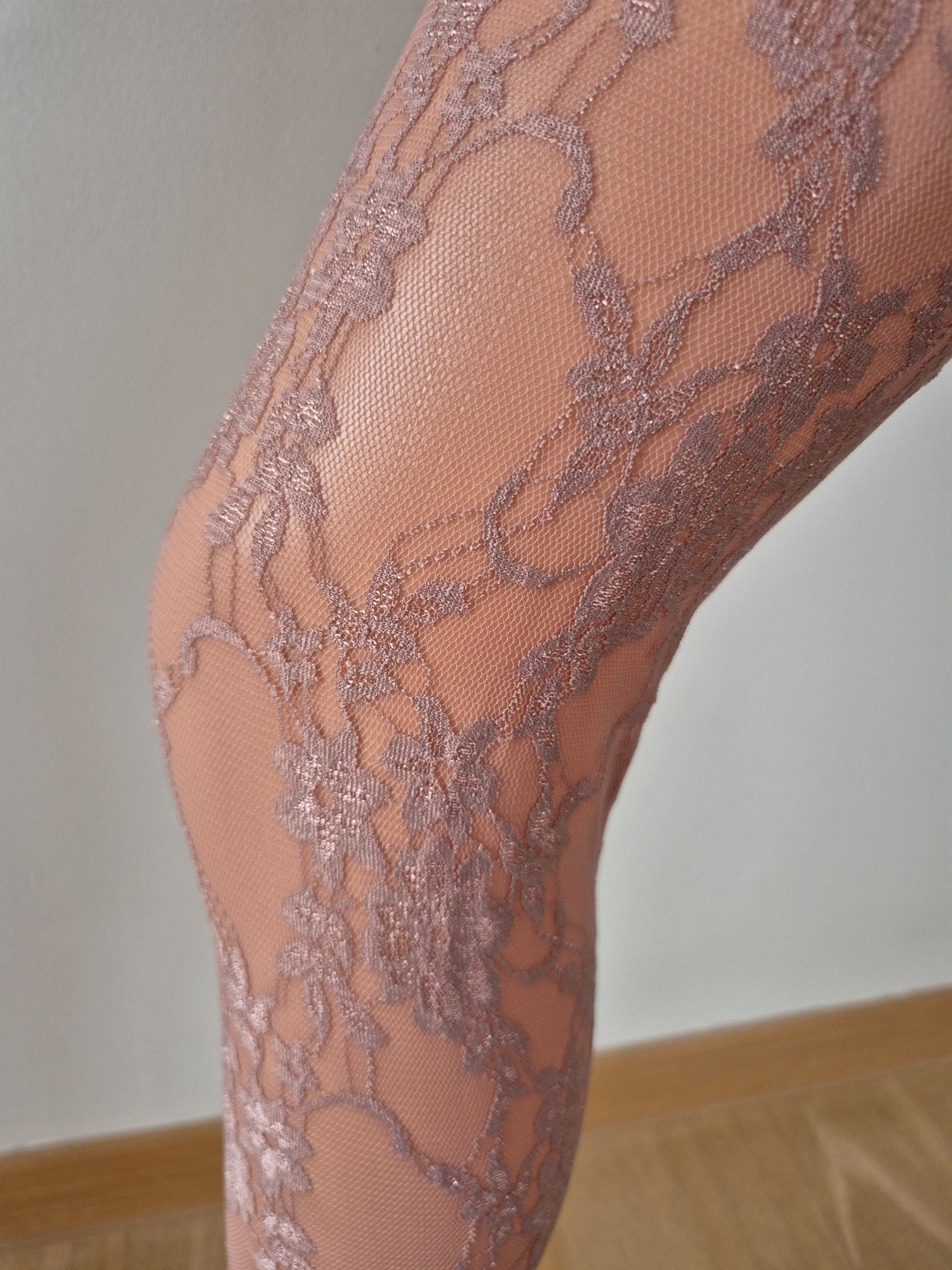 Rajstopy Calzedonia S i L rosa koronkowe w kwiaty różowe
