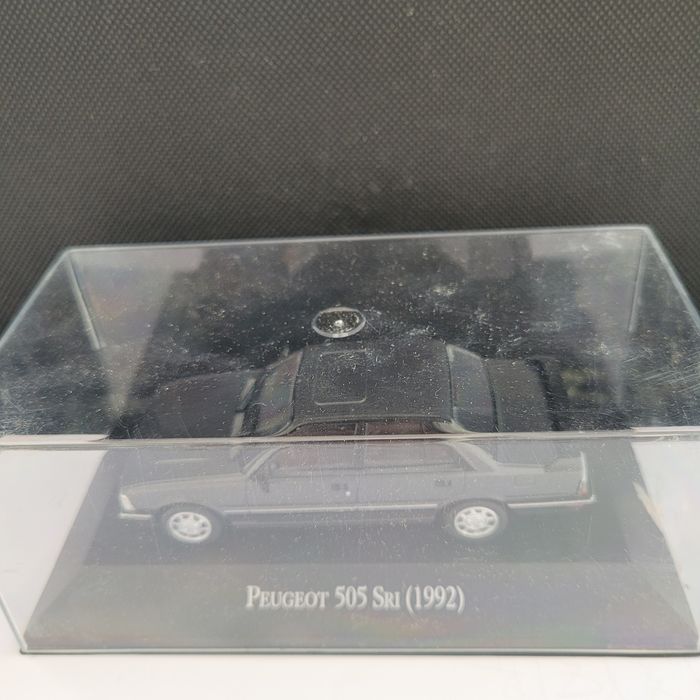 Carro miniatura Peugeot