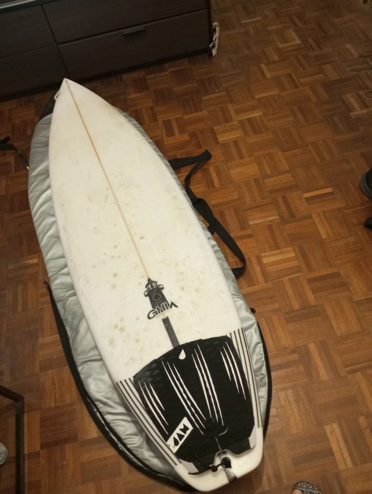 Prancha de Surf pronta a ir para agua