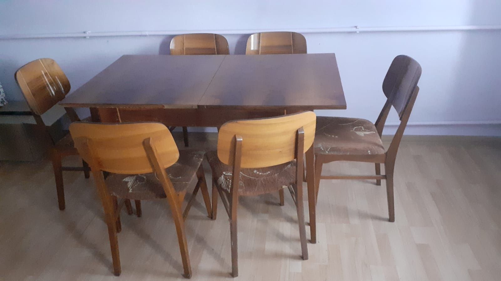Zestaw mebli do salonu.