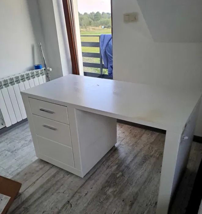 Biurko białe sprzedam