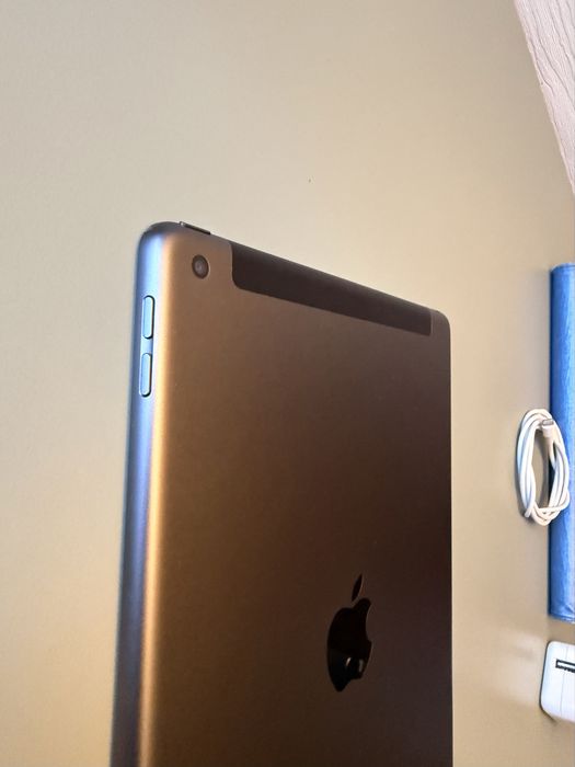 Apple Ipad 10.2” 2021 9a Geraçāo 64GB Wifi + 4G Cellular