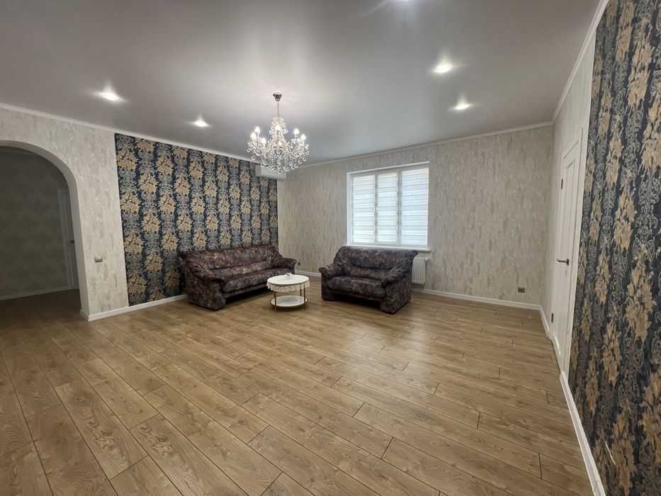 Продам будинок 95 квартал ( Центр міста ) .