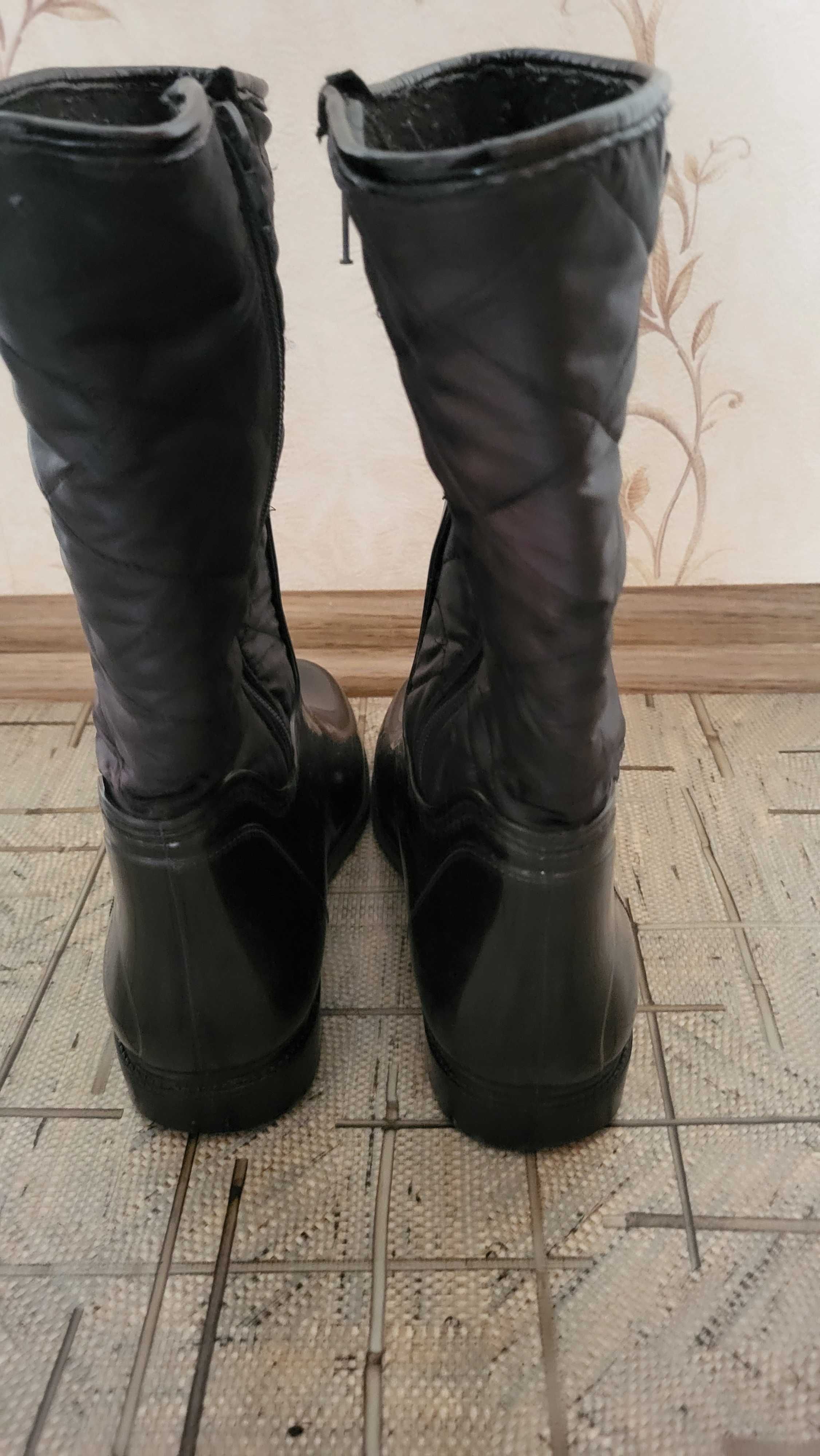 Продам чоботи 39 розмір Burberry