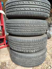 Резина комплект 215/65/R16 Kumho Solus