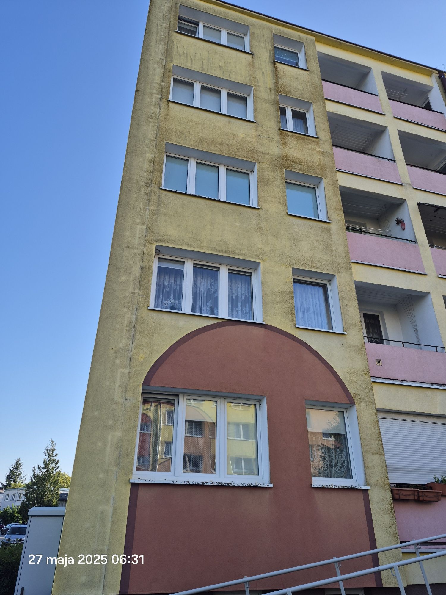 Mycie elewacji dachów kostki