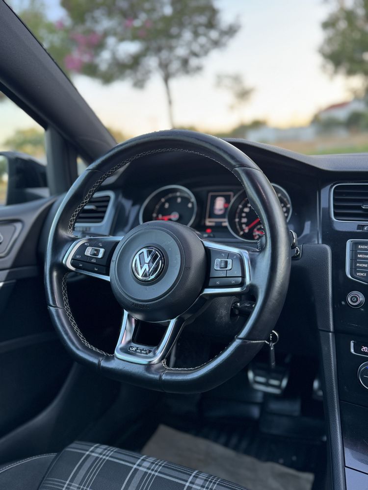 Volkswagen Golf 2.0 TDi GTD DSG
