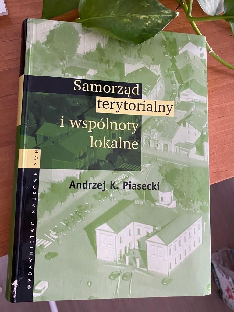 Andrzej K.Piasecki Samorząd terytorialny i wspólnoty lokalne, 2009