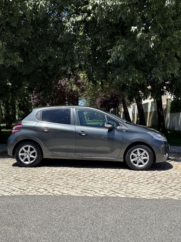 Peugeot 208 1.2 vti style