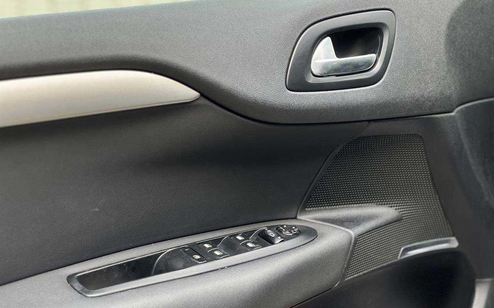 Citroen C4 2011 року