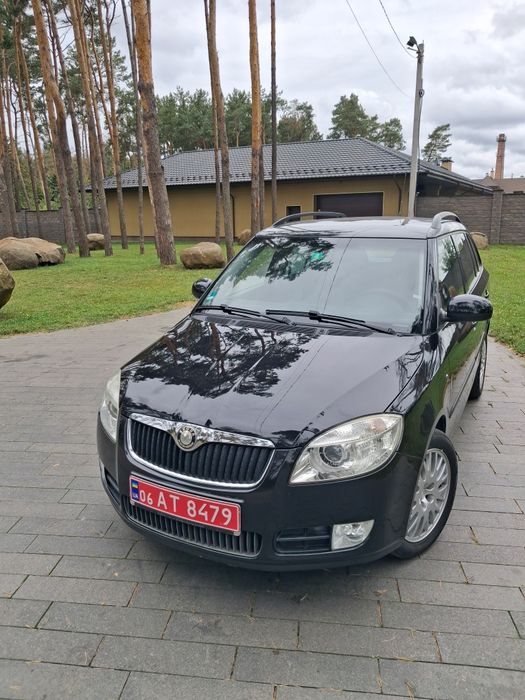 Продається автомобіль Шкода Фабія 2009 року.