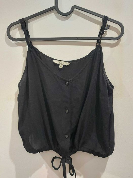 Top Preto com botões C&A