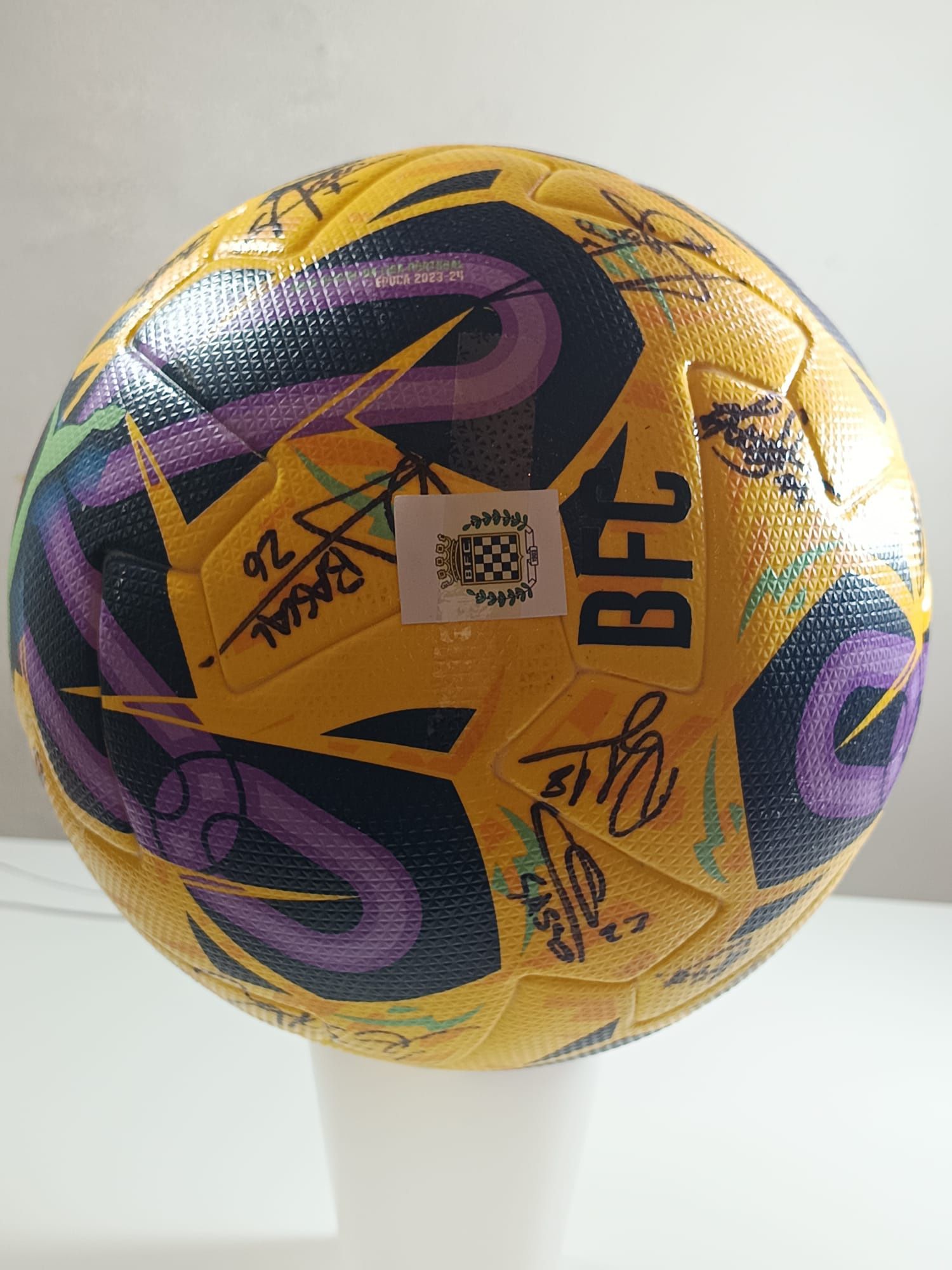 Bola autografada Boavista