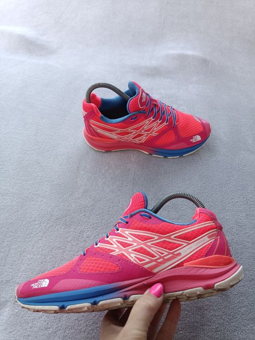 Женские кроссовки The North Face р39