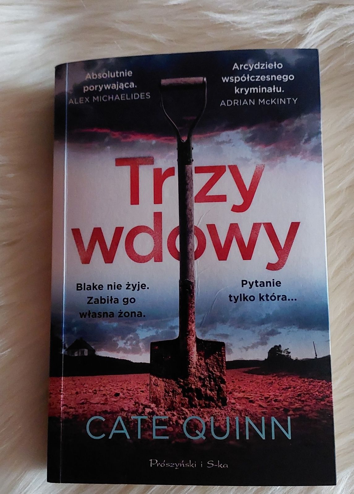 "Trzy wdowy" Cate Quinn