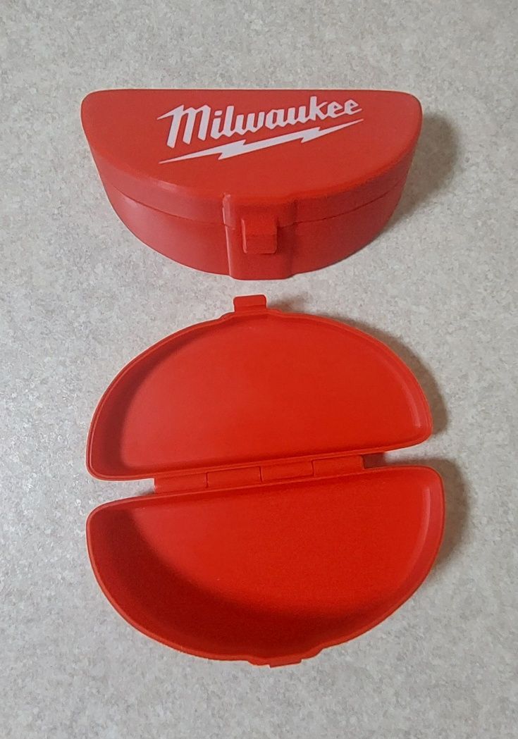 Milwaukee чехол для очков