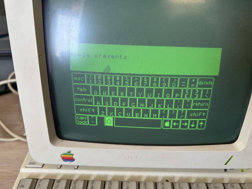 Aplle 2C ,Monitor ,oraz 10 dyskietek
