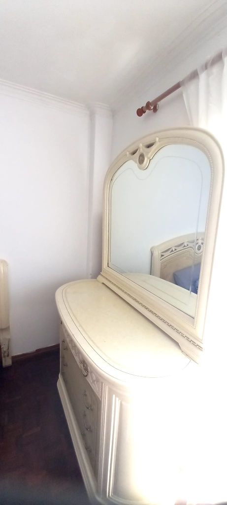 Vendo apartamento t4 em camarate