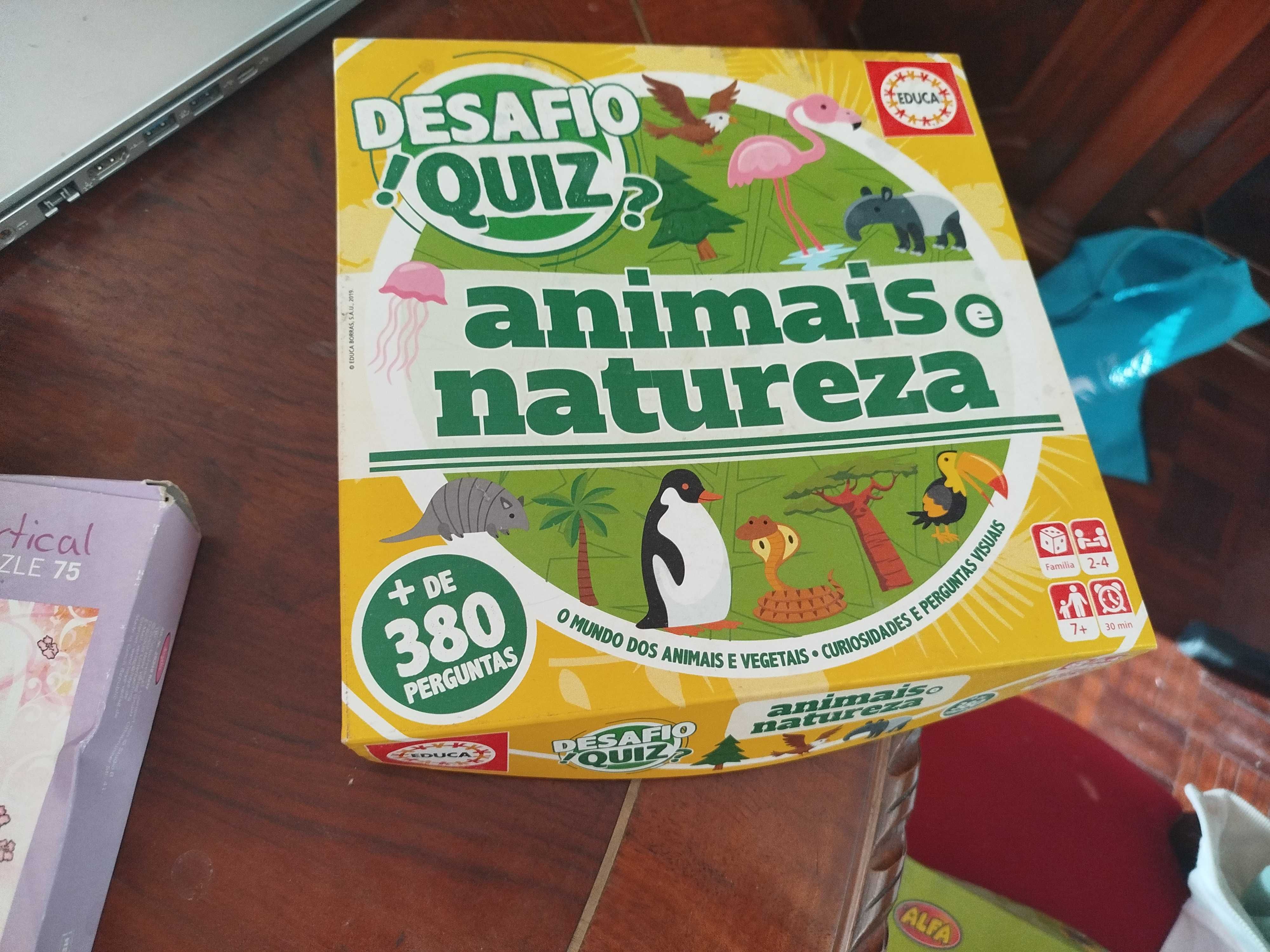 Vendo jogos e puzzles variados