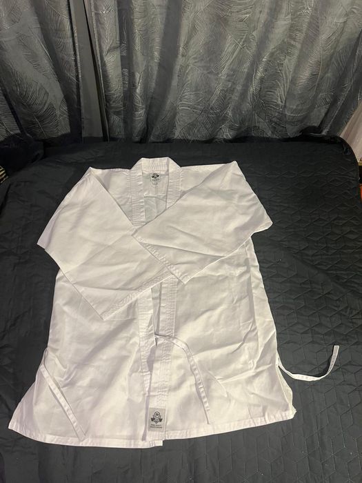 Kimono do sportów walki na 170 cm.