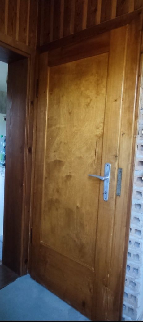 Drzwi z ościeżnicą drewniane