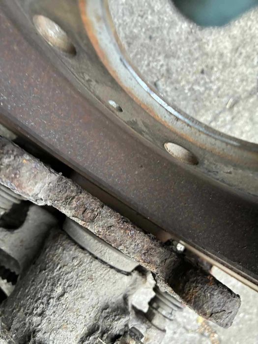 hamulce tył tarcze klocki zaciski jarzma swap 288mm audi a4 b6 b7