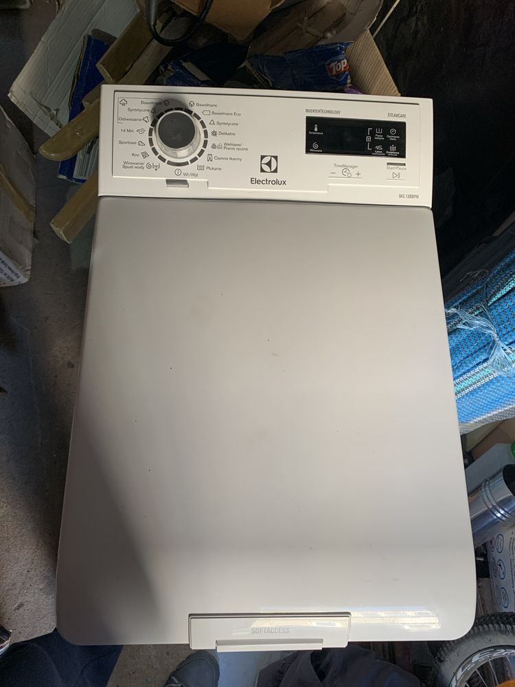 Вертикальна пральна машина Electrolux EWT11366HGW