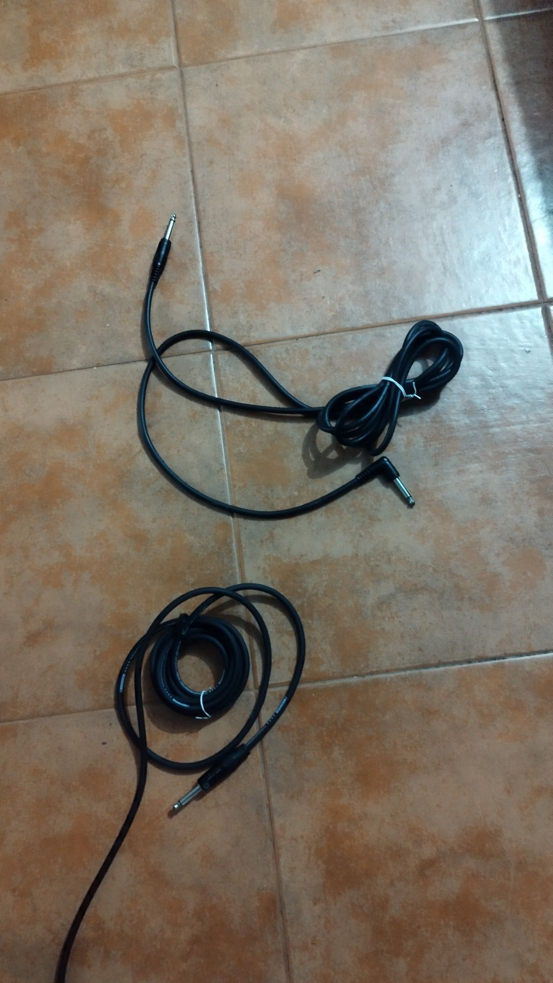 Amplificador Marshall e Pedaleira Boss Tera Echo