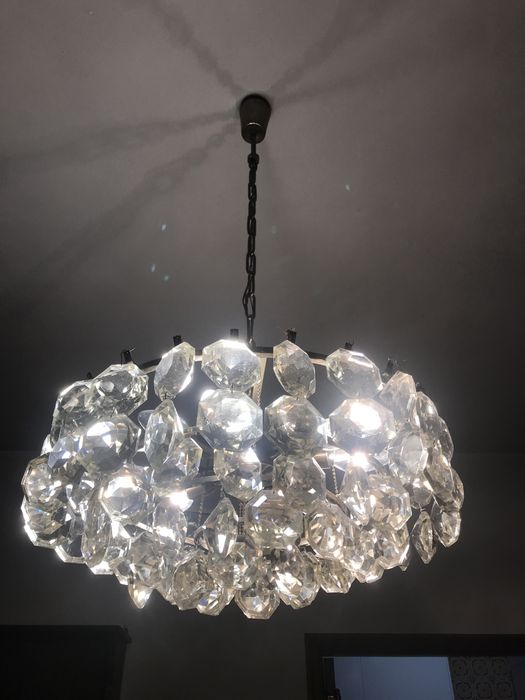 Candeeiro de Teto em vidro em forma de cristal