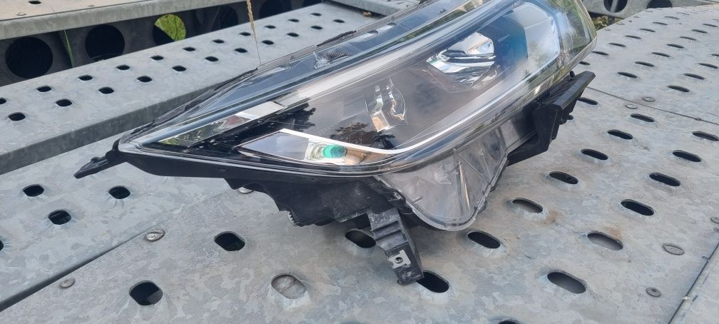 Lampa full Led xenon nissan qashqai J1 Lift 2019.