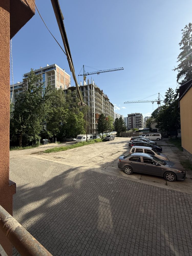 2-к квартира. Локація Озеро. Мазепи 144а. Район Липки (гардероб, балк)