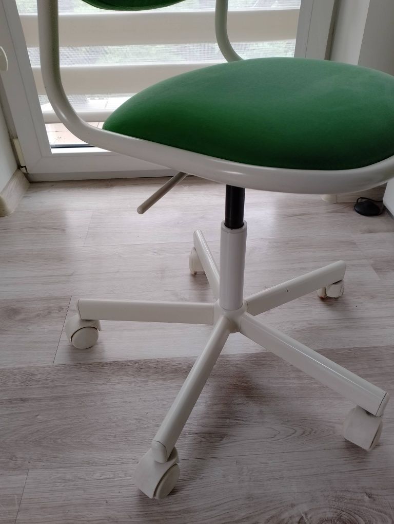Krzesło obrotowe dla dziecka IKEA