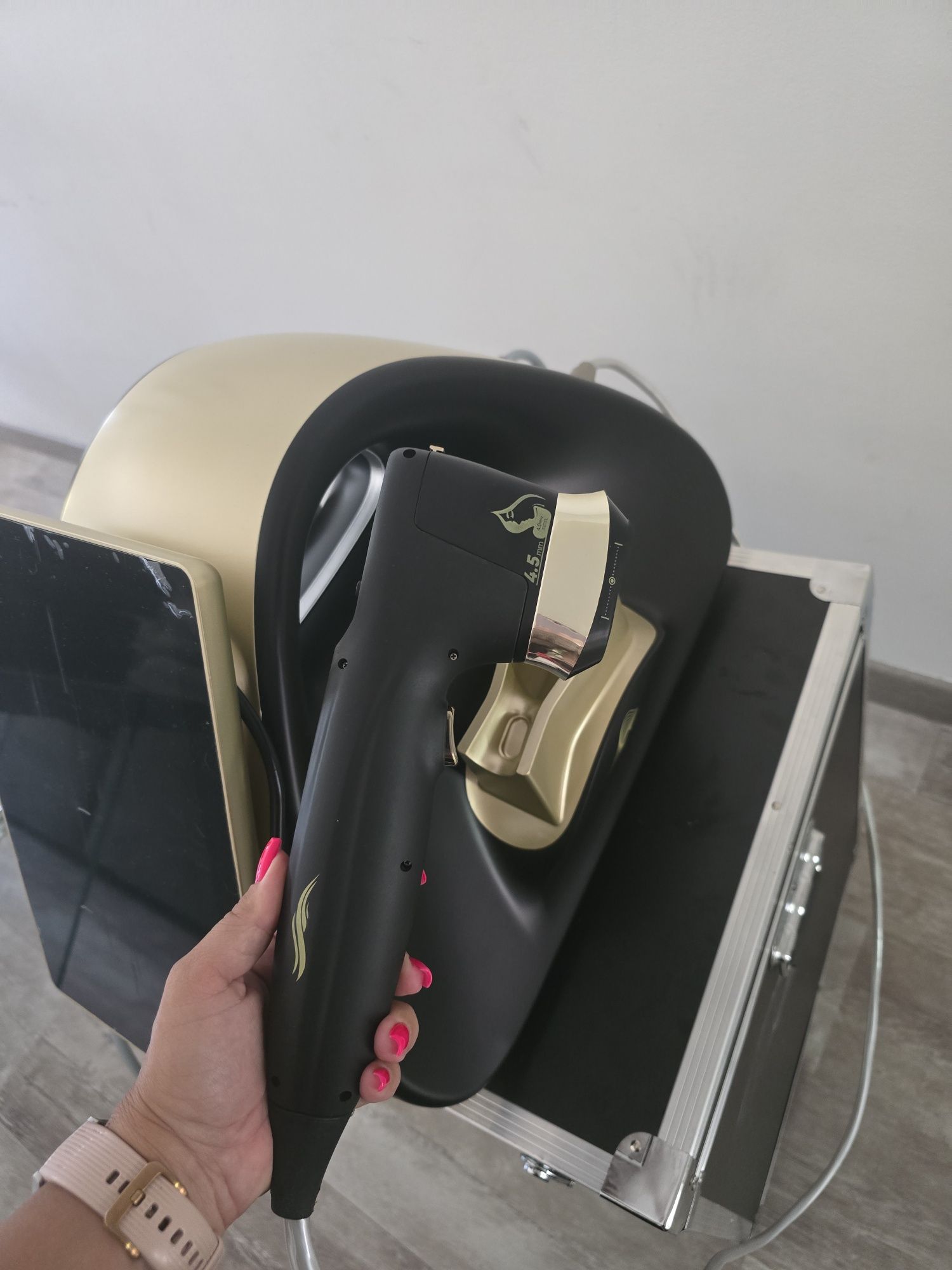 Hifu 22 D com radiofrequência