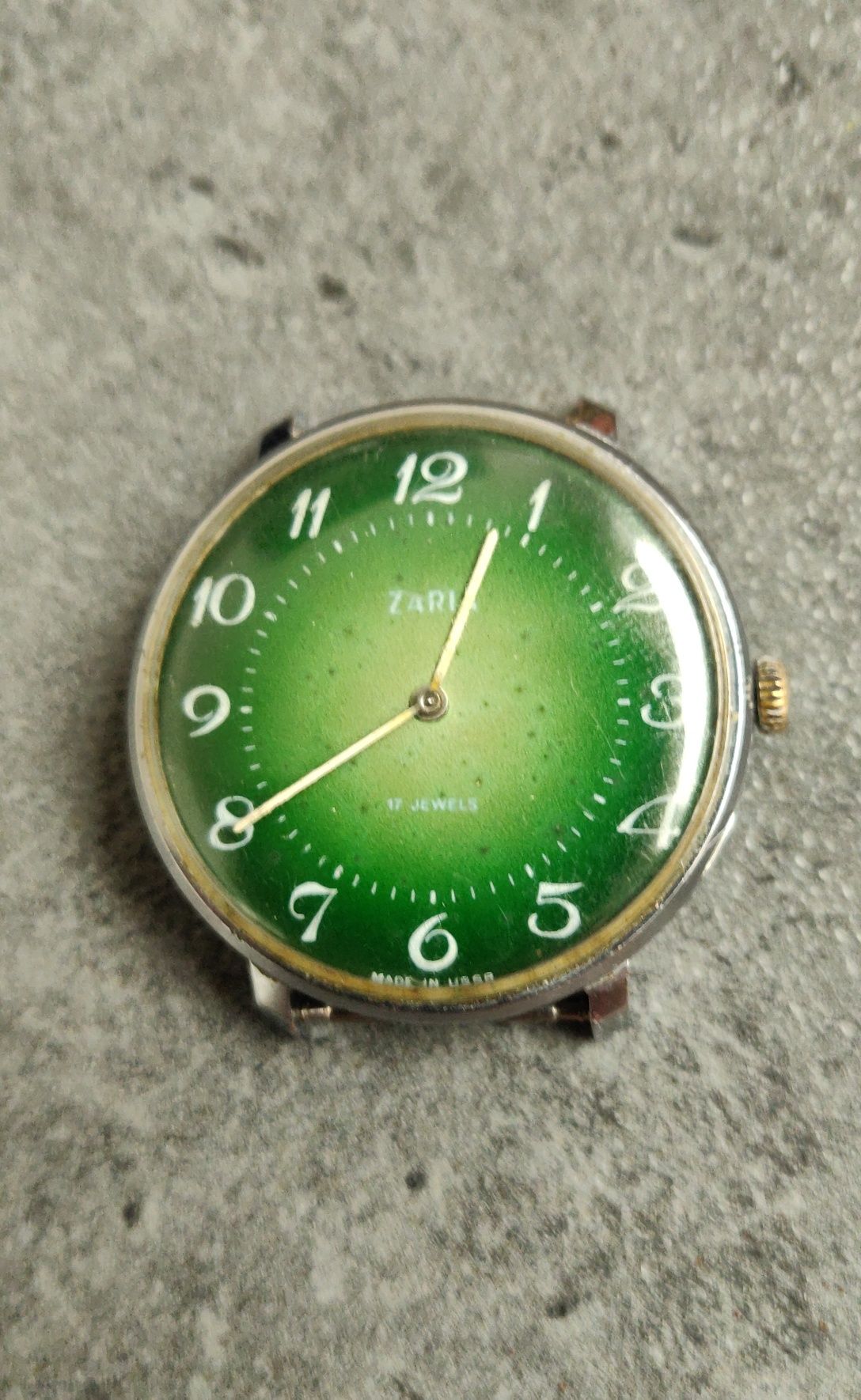 Zegarek zaria ( zarja ) PRL - sprawny