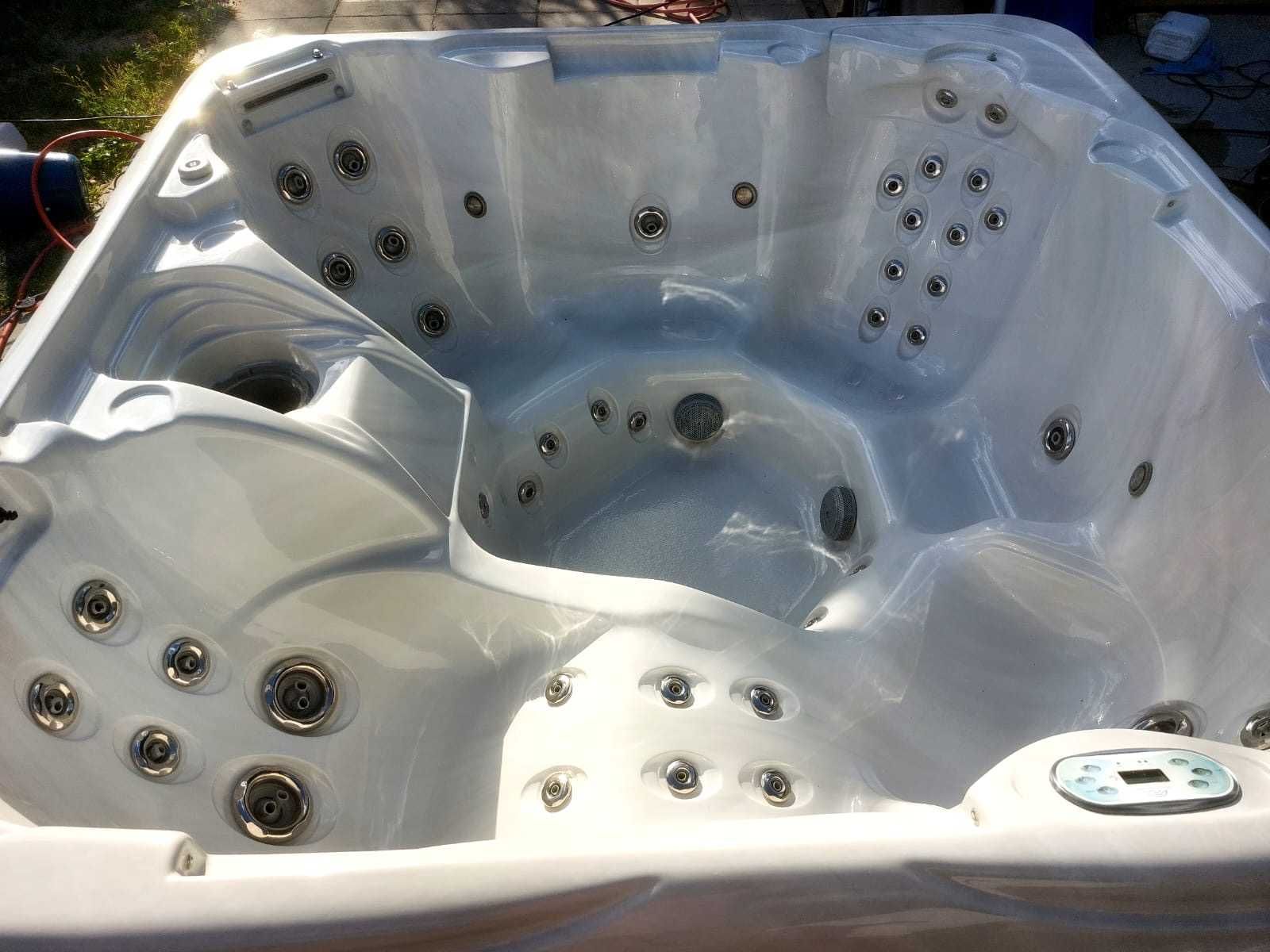 Jacuzzi Artesian Spas 850L Deluxe USA | 6 os. | LED | Po serwisie