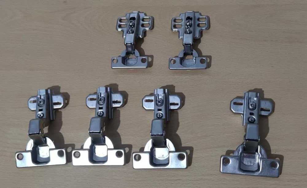 As dobradiças das portas.