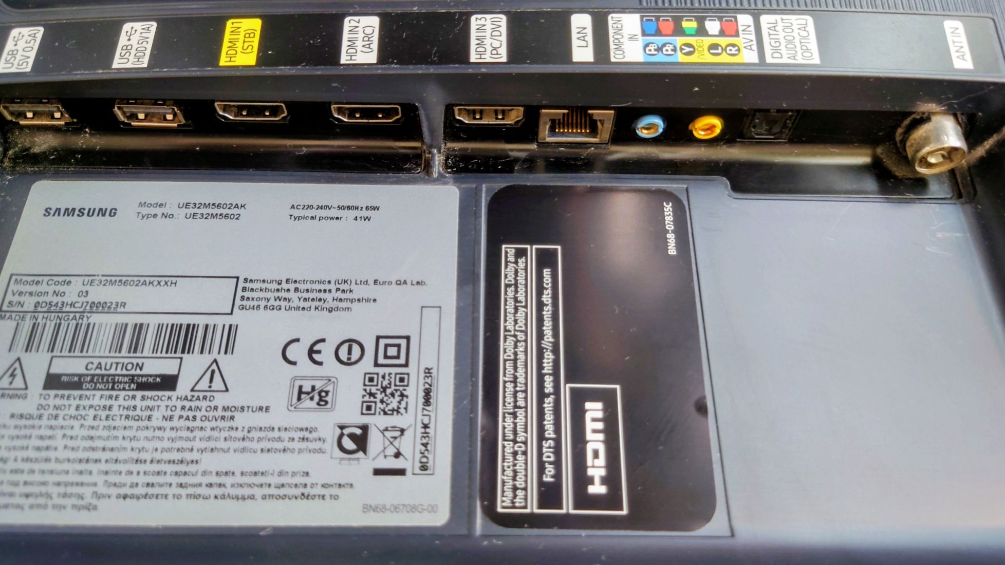 TV Samsung UE32M5602 Smart z DVB-T2 i SAT do powieszenia, pilot