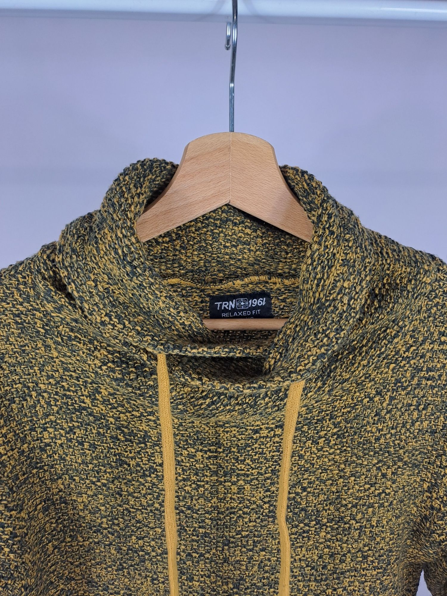 Męski sportowy sweter z kołnierzem Terranova r.XS