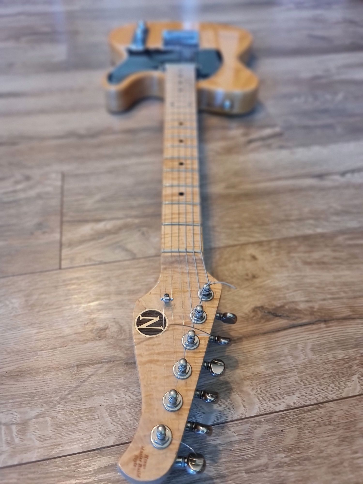 Telecaster Nexus ręcznie robiony z przystawkami Bare Knuckle – Swamp A